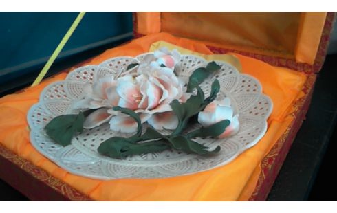 ASSIETTE FLEUR DE LOTUS CERAMIQUE