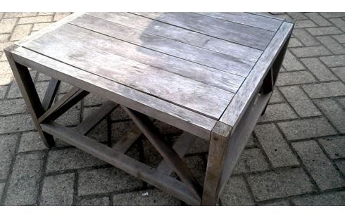 MESA DE JARDÍN BAJO TECA