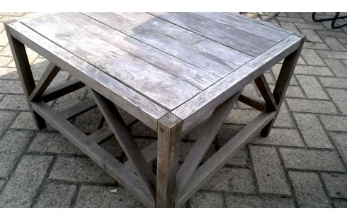 MESA DE JARDÍN BAJO TECA