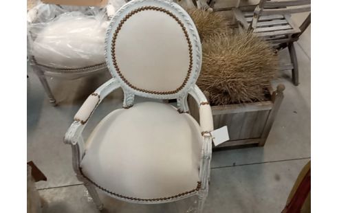 FAUTEUIL LIN BLANC ET PATINE