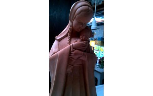 STATUE TERRA COTTA MET KIND