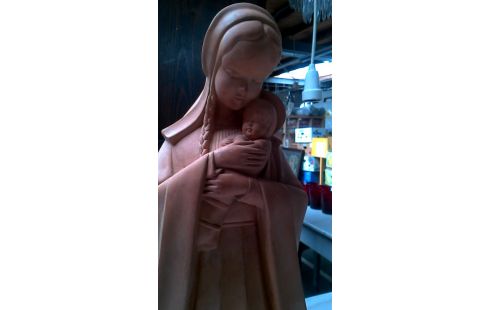 STATUE TERRA COTTA MET KIND