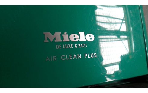 ASPIRATEUR MIELE VERTE
