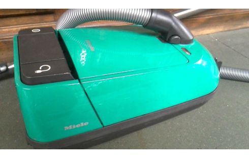 ASPIRATEUR MIELE VERTE