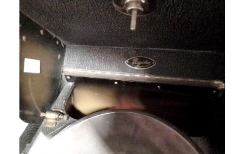 TOURNE DISQUE GRAMAPHONE MAGISTER + DISQUES