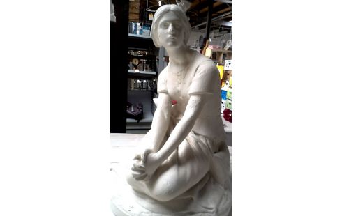 STATUE GIPS MÄDCHEN