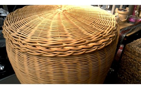 WÄSCHEKORB. GROSSER RATTAN