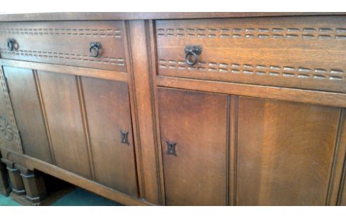 APARADOR BAJO CASTAÑO ROBLE MACIZO 2 PUERTAS / 2 CAJONES