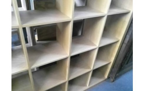 BIBLIOTHEQUE MODERNE 16 CASES