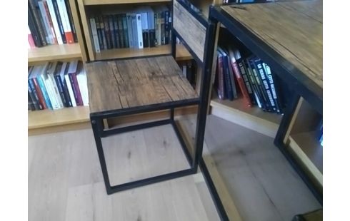 TABLE AVEC 2 CHAISES