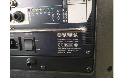 ENCEINTES YAMAHA LA PAIRE + CAISSE RANGEMENT SANS CÂBLE D'ALIMENTATION
