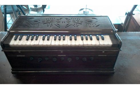 HARMONIUM INDIEN EN L'ETAT