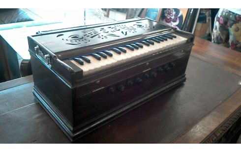 HARMONIUM INDIEN EN L'ETAT
