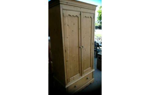 ARMOIRE PIN INTERIORS