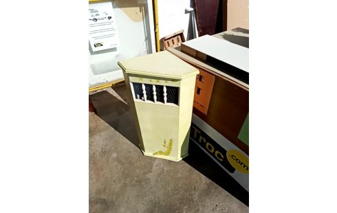 HUCHE A PAIN D'ANGLE