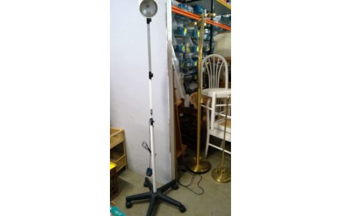 LAMP MEDISCH ILLUTEC MAGMA