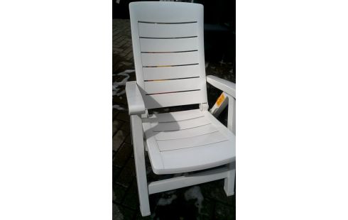 TUINSTOEL WIT PVC VERSTELBAAR