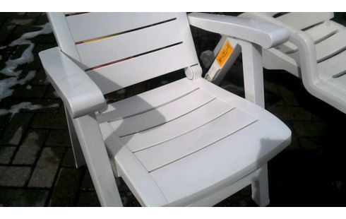 TUINSTOEL WIT PVC VERSTELBAAR