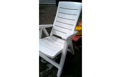 TUINSTOEL WIT PVC VERSTELBAAR