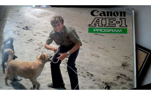 FOTOTOESTEL CANON AE1 MET ACCESSOIRES