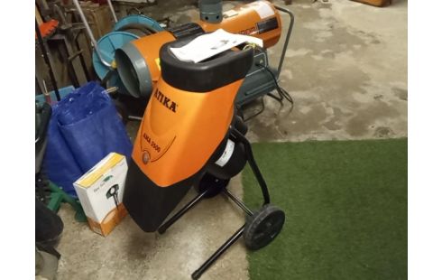 BROYEUR DE FEUILLES ATIKA AMA 250