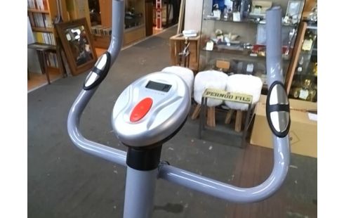 VELO D'APPARTEMENT .