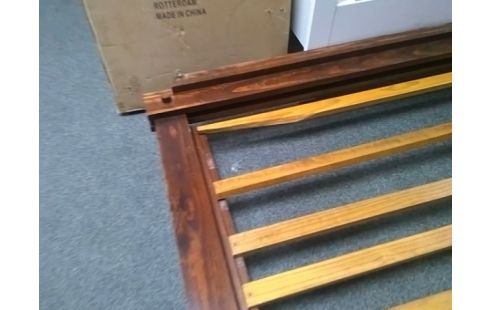 LIT JAPONAIS 180X200 (SANS LES VIS, UNE LATTE ABIMEE)