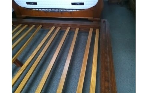 LIT JAPONAIS 180X200 (SANS LES VIS, UNE LATTE ABIMEE)