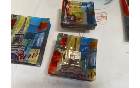 LOT DE ASSIETTES DÉCO