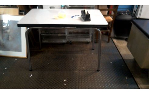 TAFEL FORMICA UITSCHUIFBAAR