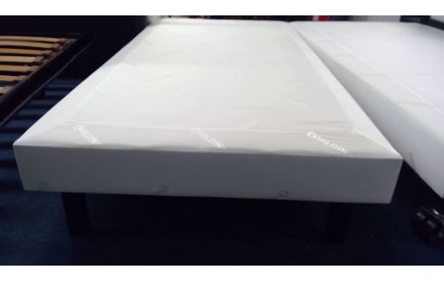 SOMMIER TAPISSIER SUR PIEDS