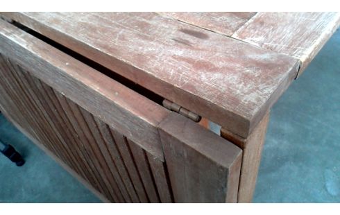 TABLE DE JARDIN TECK