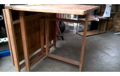 TABLE DE JARDIN TECK