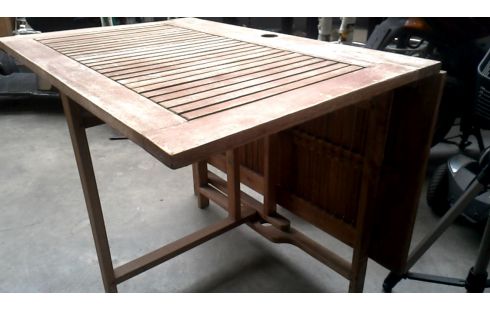 TABLE DE JARDIN TECK