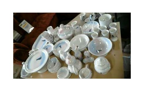 SERVICE DE TABLE FAIENCE DE PORNIC 90P