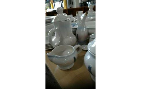 SERVICE DE TABLE FAIENCE DE PORNIC 90P