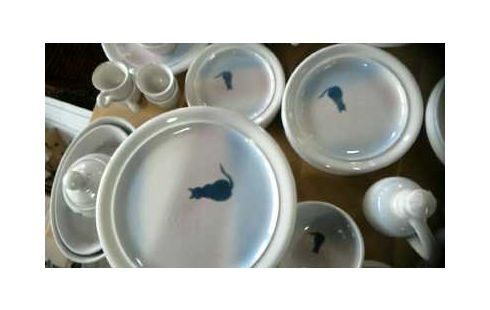 SERVICE DE TABLE FAIENCE DE PORNIC 90P