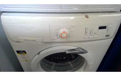 MACHINE A LAVER ELECTROLUX