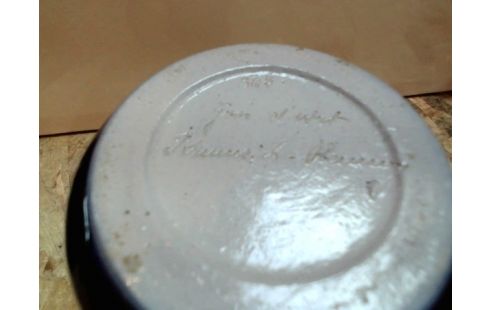 PICHET GRES GRIS BLEU "GRAPPES DE RAISINS"