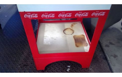 REK COCA COLA 3ETAGERES