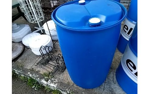 BIDON PLASTIQUE BLEU