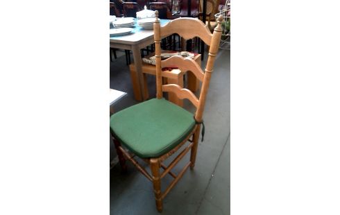 4 STÜHLE STROHGEFÜLLTE SITZFLÄCHE