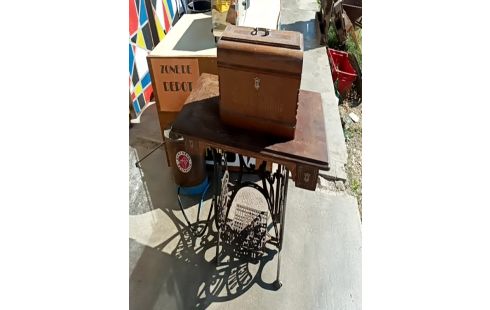 MACHINE A COUDRE ANCIENNE