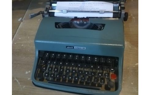 MACHINE A ECRIRE VINTAGE