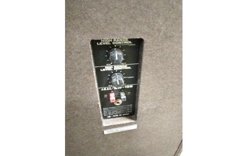 ENCEINTE AKAI SW-155