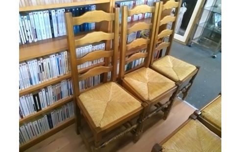 LOT DE 6 CHAISES RUSTIQUES