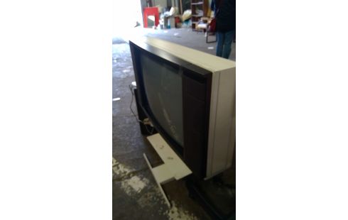 TELEVISOR BANG & OLUFSEN