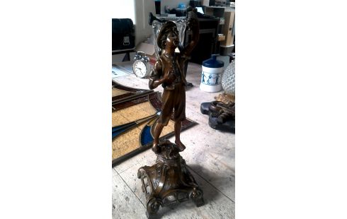 ESTATUA CHICO BRONCE COLOR