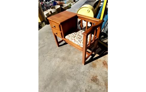 BANQUETTE TELEPHONE
