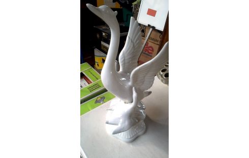 STATUE WEISS PORZELLAN